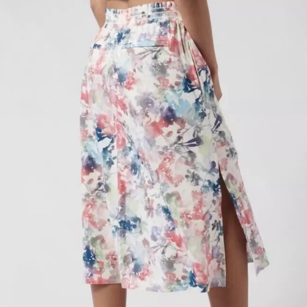 Athleta Savannah skirt, lumen floral cream, size small - Picture 2 of 9
